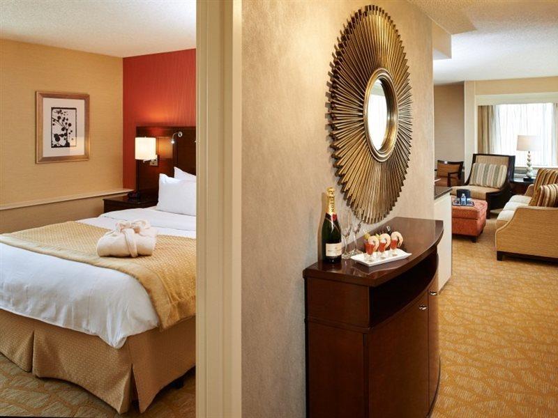 Detroit Marriott Livonia Otel Dış mekan fotoğraf