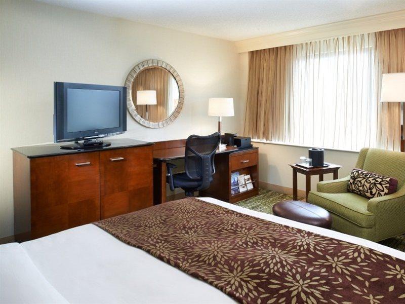 Detroit Marriott Livonia Otel Dış mekan fotoğraf