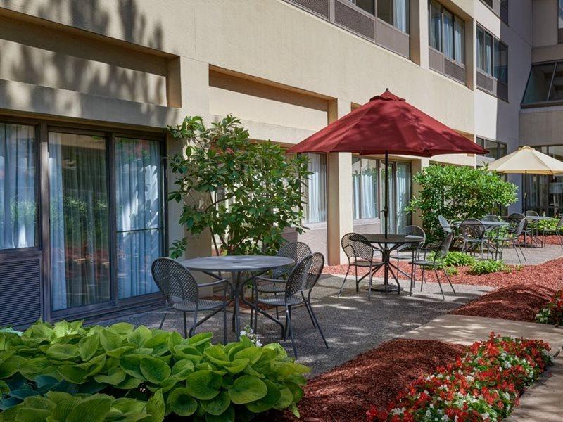 Detroit Marriott Livonia Otel Dış mekan fotoğraf